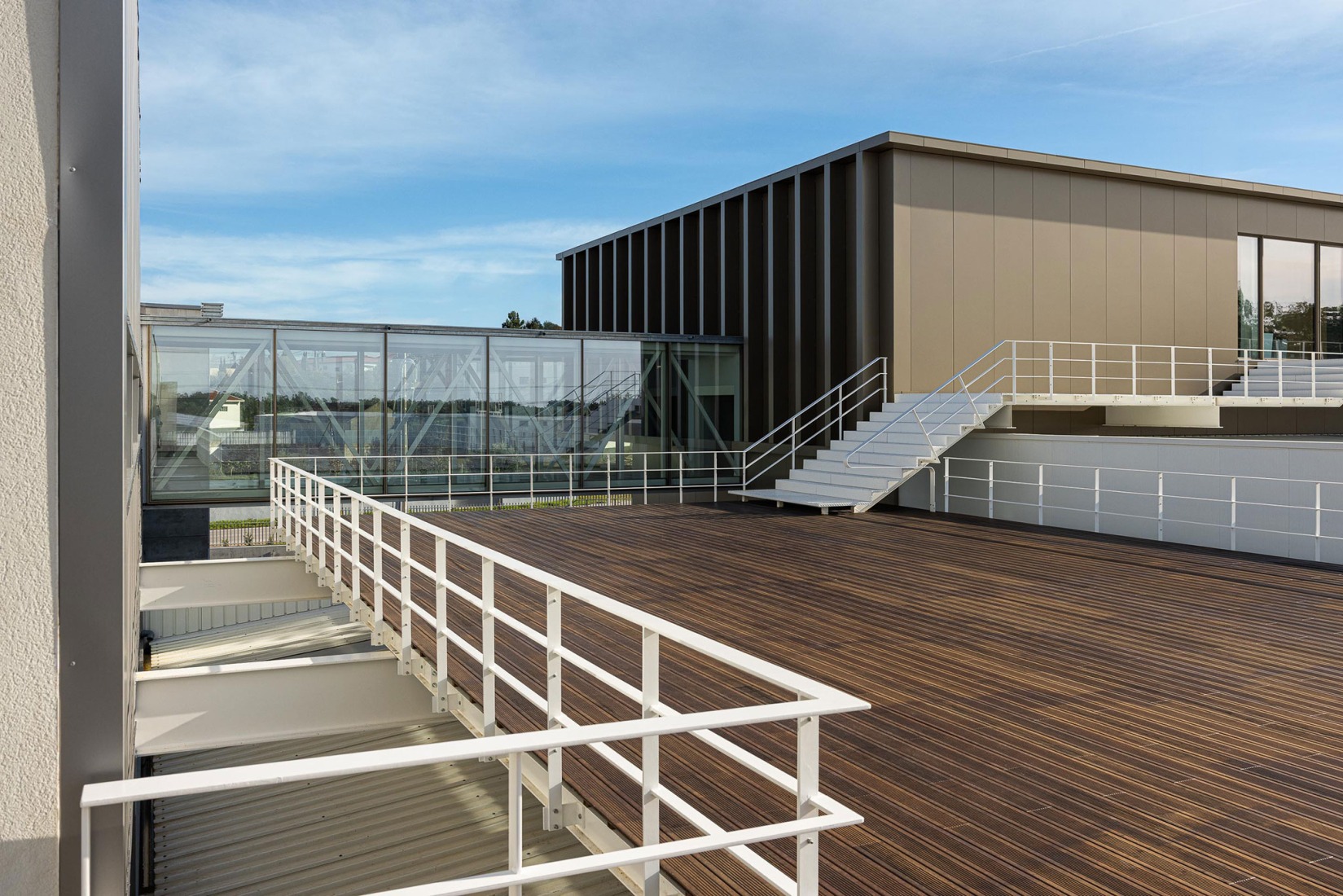 Nuevo edificio de la sede de la PRF por Impare Arquitectura. Fotografía por Ivo Tavares Studio.