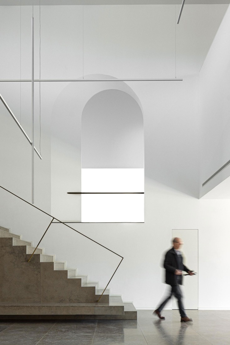 Nuevo edificio de la sede de la PRF por Impare Arquitectura. Fotografía por Ivo Tavares Studio.