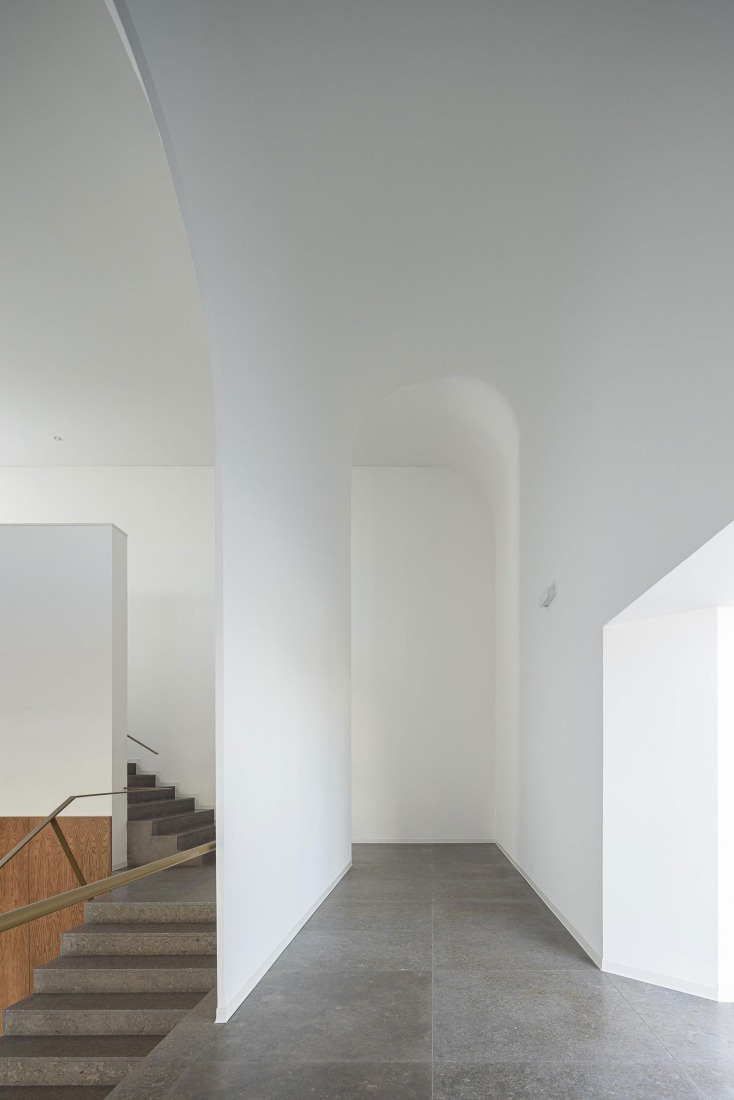 Nuevo edificio de la sede de la PRF por Impare Arquitectura. Fotografía por Ivo Tavares Studio.