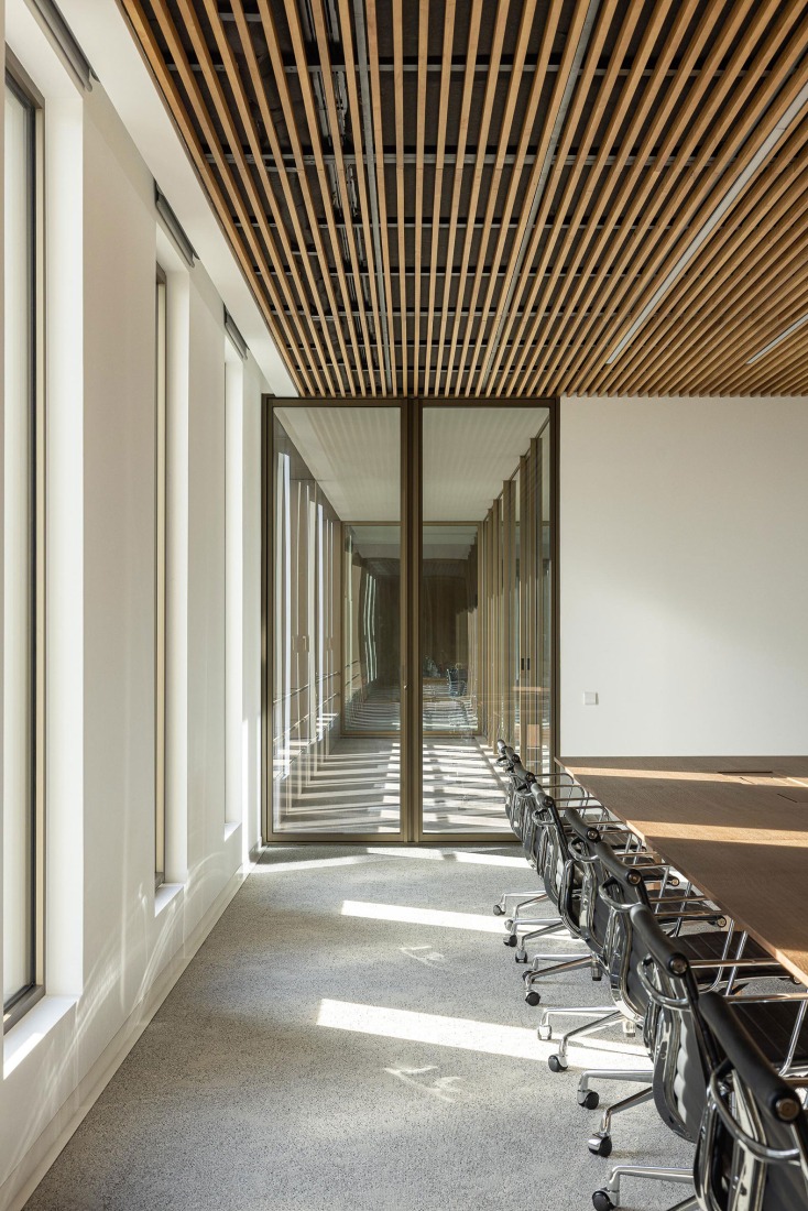 Nuevo edificio de la sede de la PRF por Impare Arquitectura. Fotografía por Ivo Tavares Studio.
