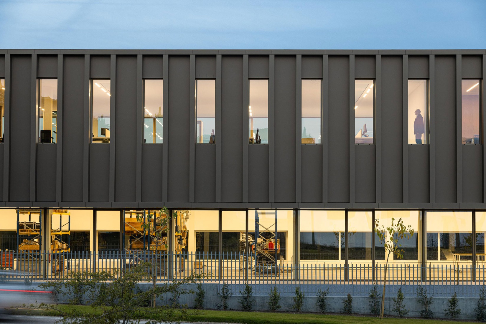 Nuevo edificio de la sede de la PRF por Impare Arquitectura. Fotografía por Ivo Tavares Studio.