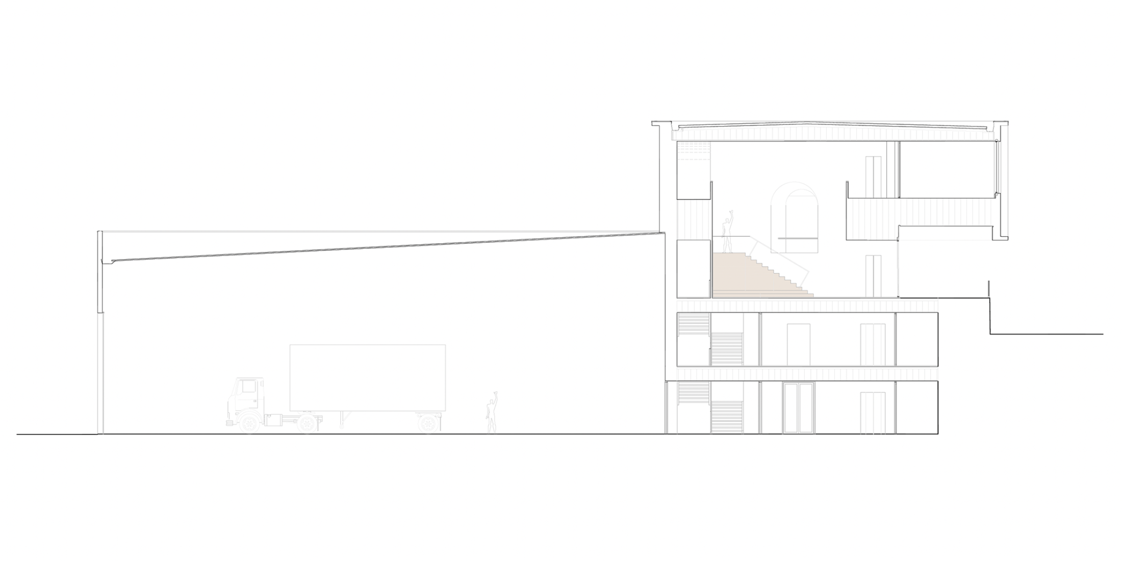 Sección. Nuevo edificio de la sede de la PRF por Impare Arquitectura.