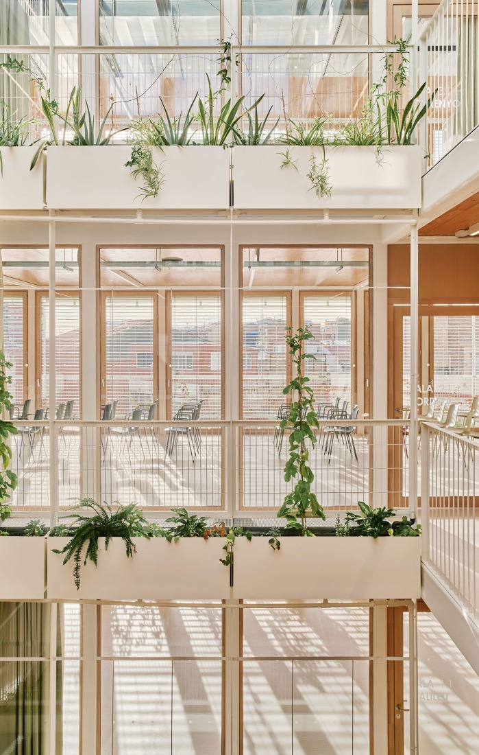 Sants Social Centre by Laos Arquitectura + Mercè Zazurca Codolà + César Sánchez Medrano. Photograph by Jose Hevia.