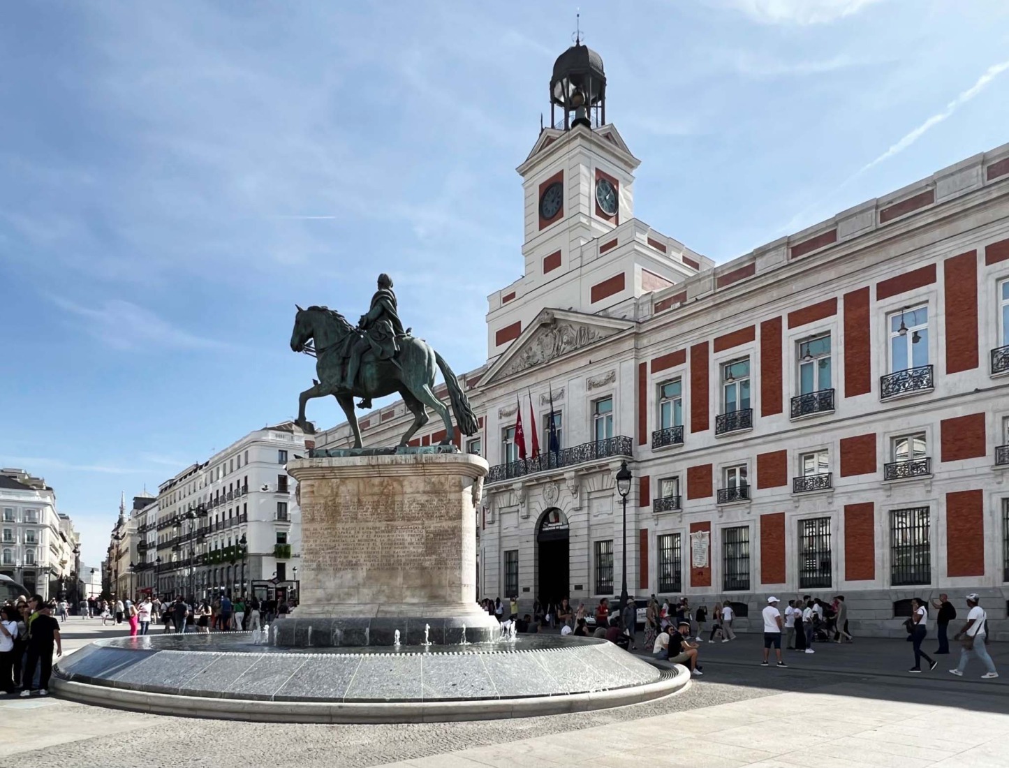 Reorganization of the Puerta del Sol area by Linazasoro & Sánchez Arquitectura. Photograph by Eduardo Prieto.