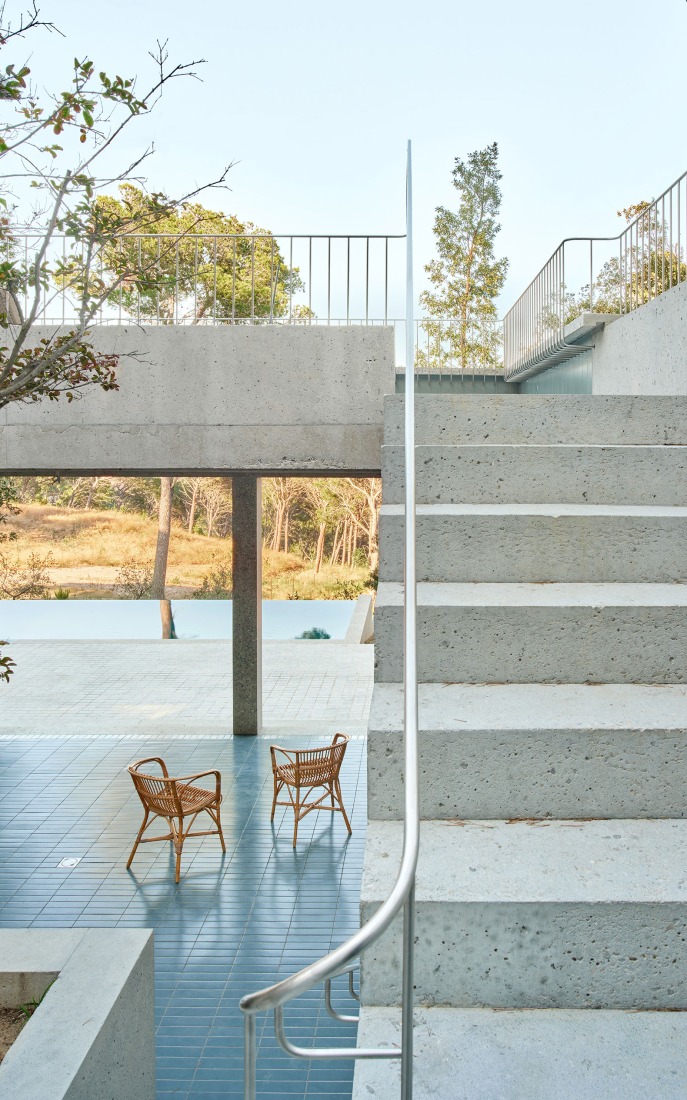 House in Aiguablava by López Rivera Arquitectos. Photograph by José Hevia.