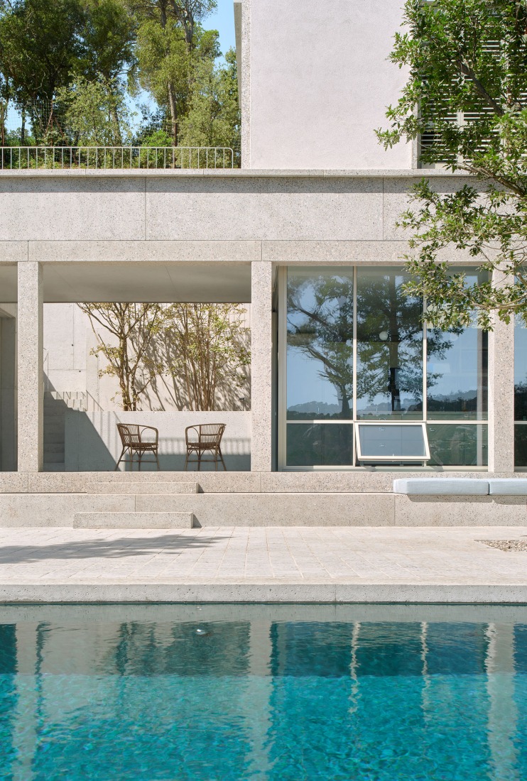 House in Aiguablava by López Rivera Arquitectos. Photograph by José Hevia.