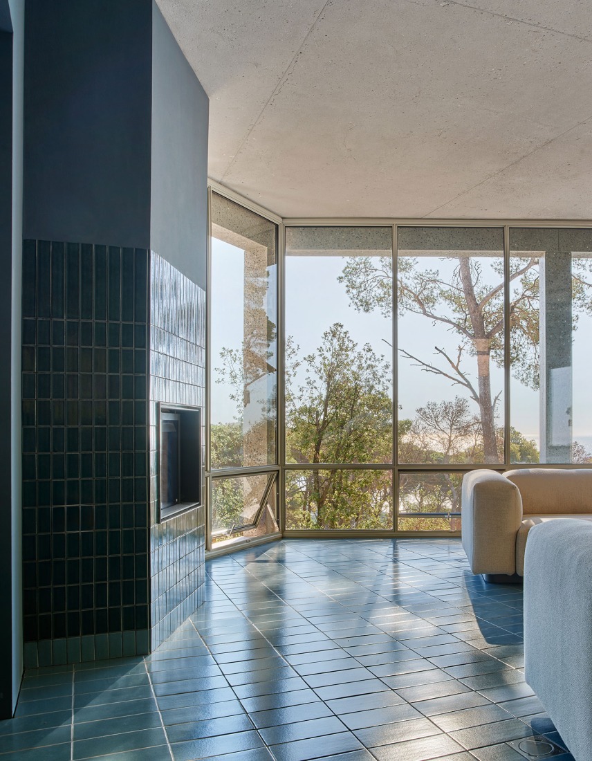 House in Aiguablava by López Rivera Arquitectos. Photograph by José Hevia.