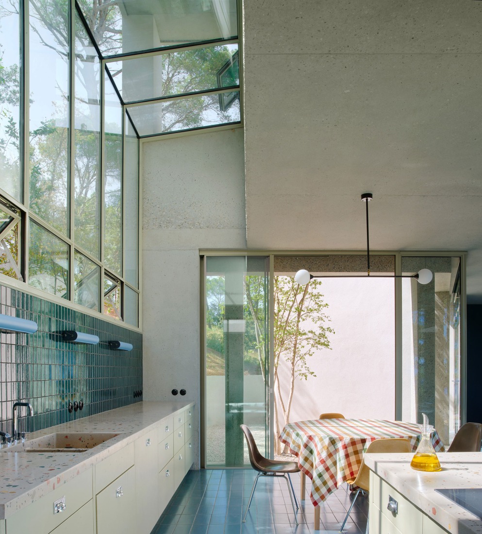 House in Aiguablava by López Rivera Arquitectos. Photograph by José Hevia.