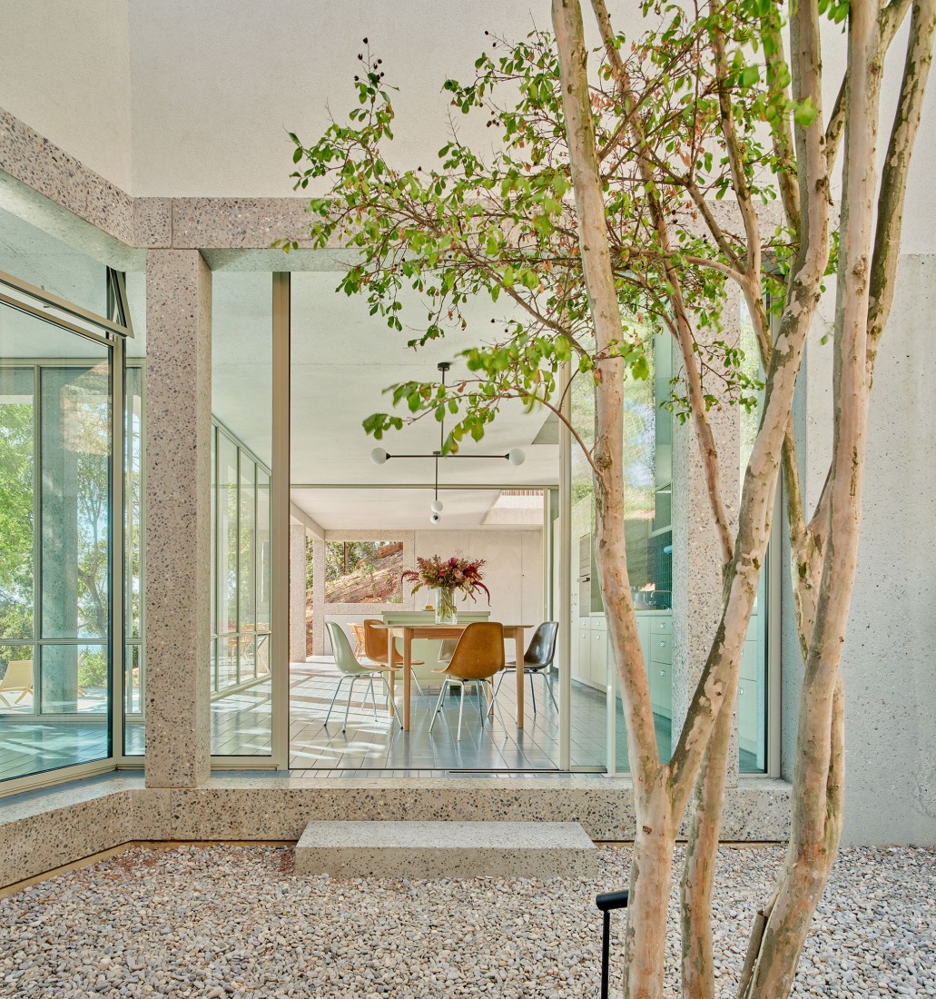 House in Aiguablava by López Rivera Arquitectos. Photograph by José Hevia.