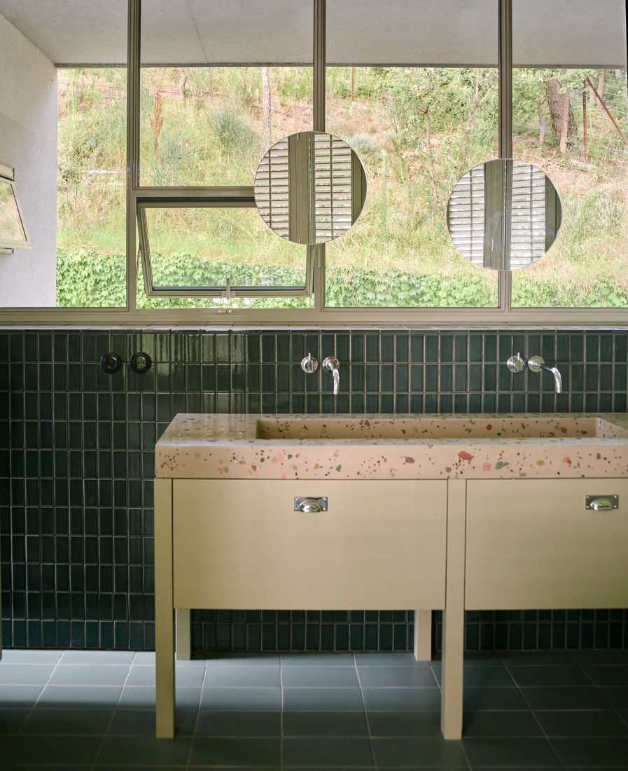 House in Aiguablava by López Rivera Arquitectos. Photograph by José Hevia.