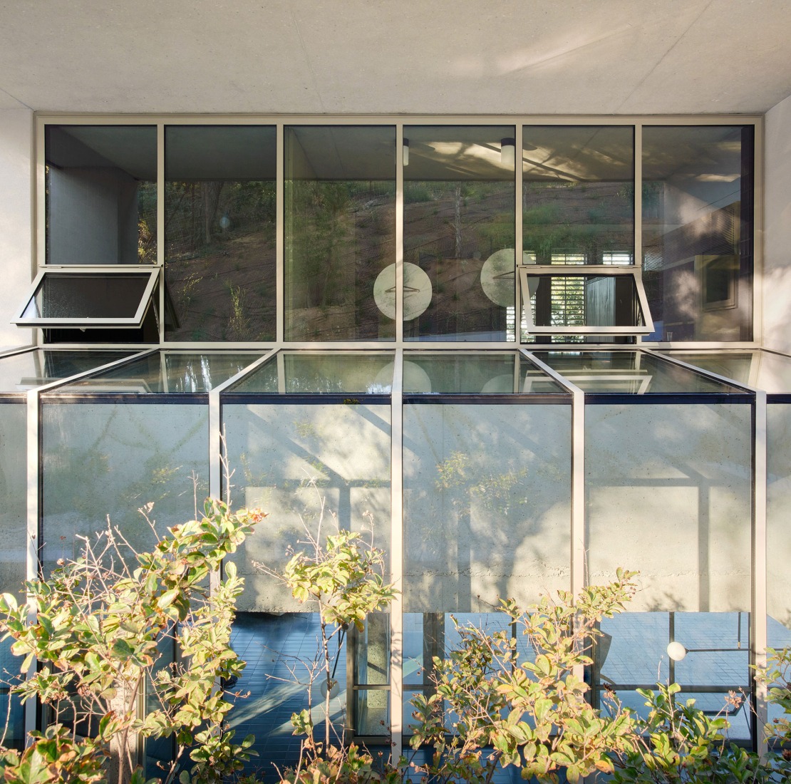 House in Aiguablava by López Rivera Arquitectos. Photograph by José Hevia.