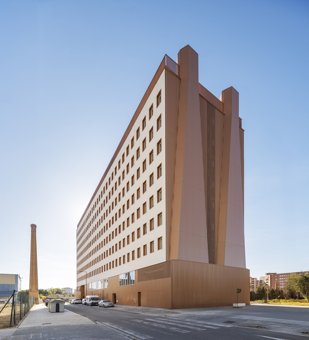 Student residence in Burjassot by Martín Lejarraga Oficina de Arquitectura. Photograph by David Frutos.