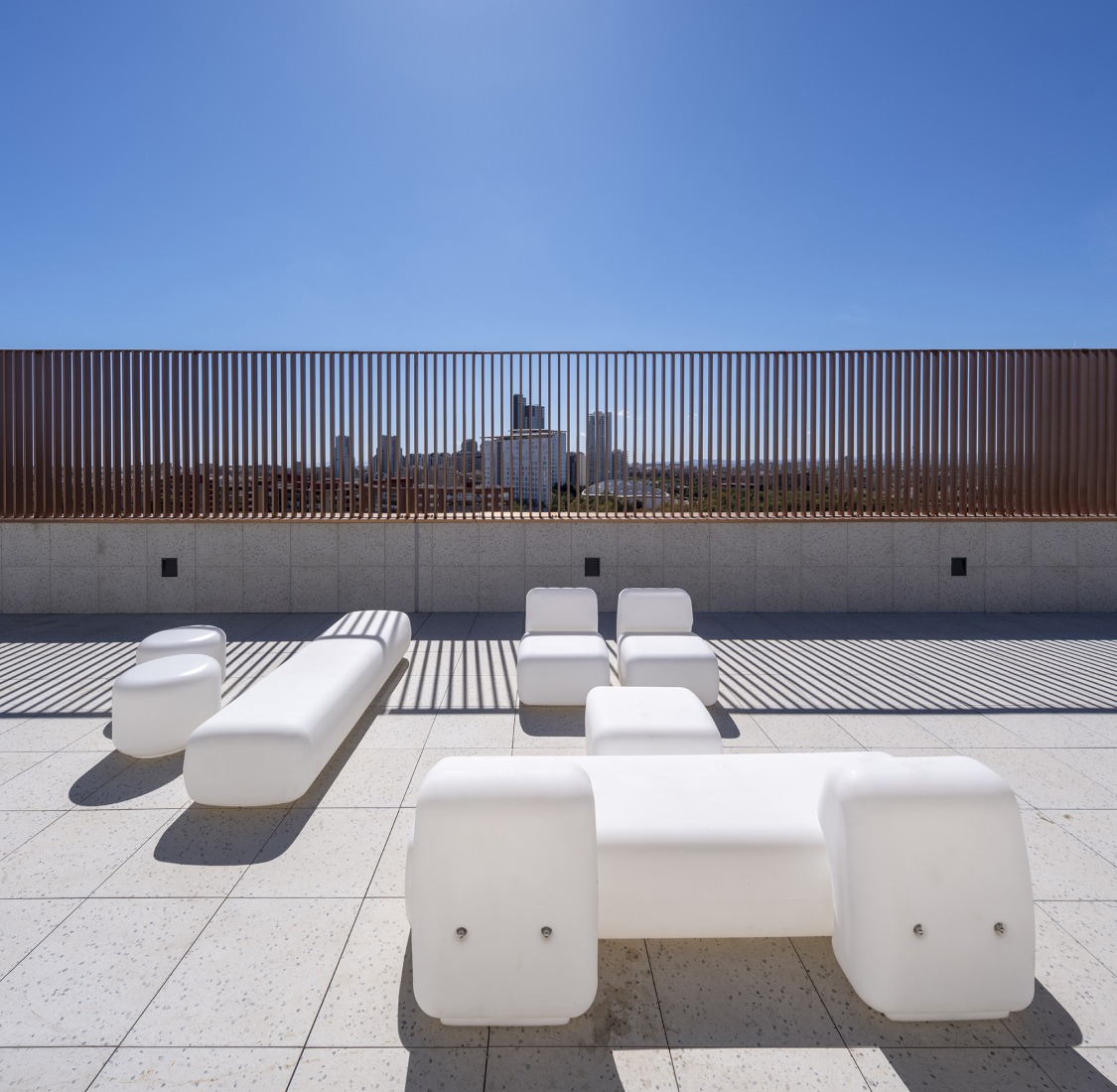 Student residence in Burjassot by Martín Lejarraga Oficina de Arquitectura. Photograph by David Frutos.