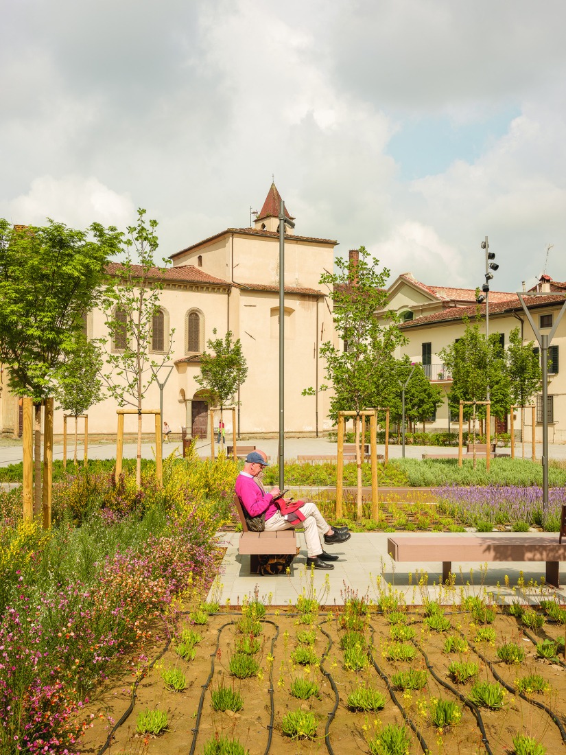 Plaza San Lorenzo en Pistoia por MICROSCAPE. Fotografía por Filippo Poli.