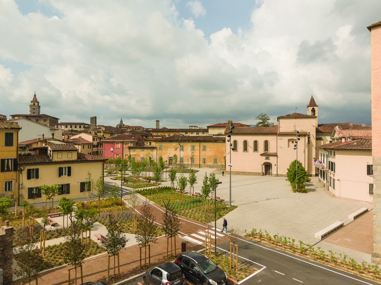 Plaza San Lorenzo en Pistoia por MICROSCAPE. Fotografía por Filippo Poli.