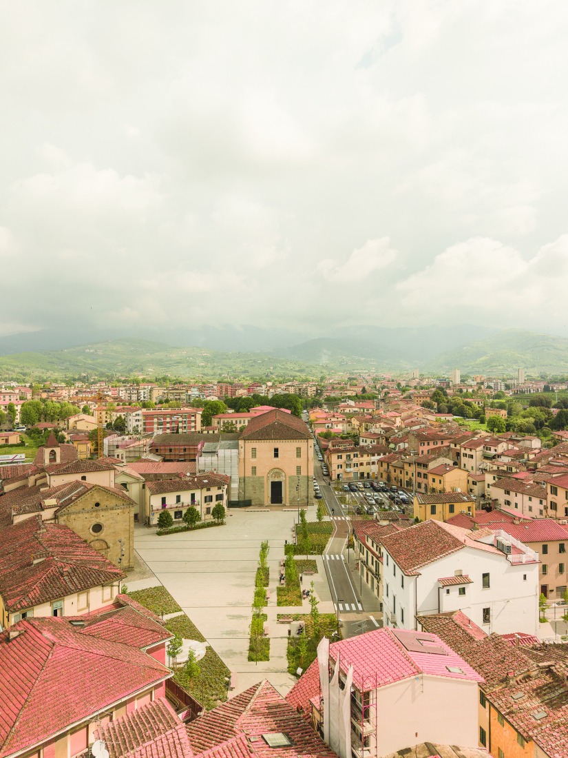 Plaza San Lorenzo en Pistoia por MICROSCAPE. Fotografía por Filippo Poli.