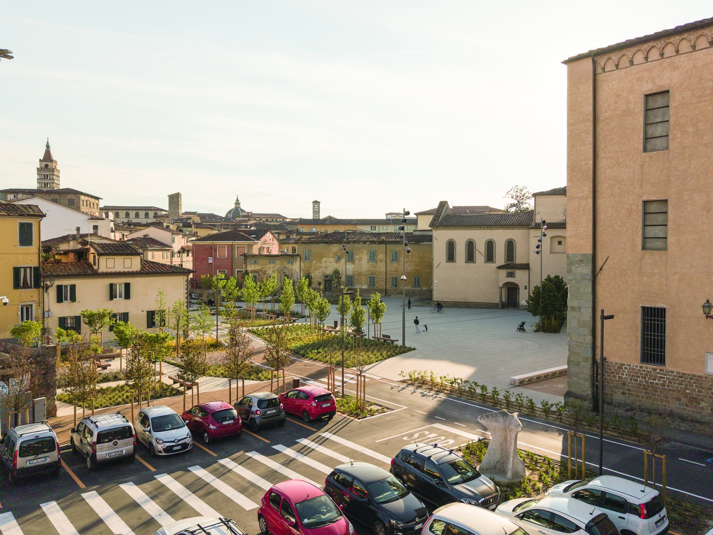 Plaza San Lorenzo en Pistoia por MICROSCAPE. Fotografía por Filippo Poli.