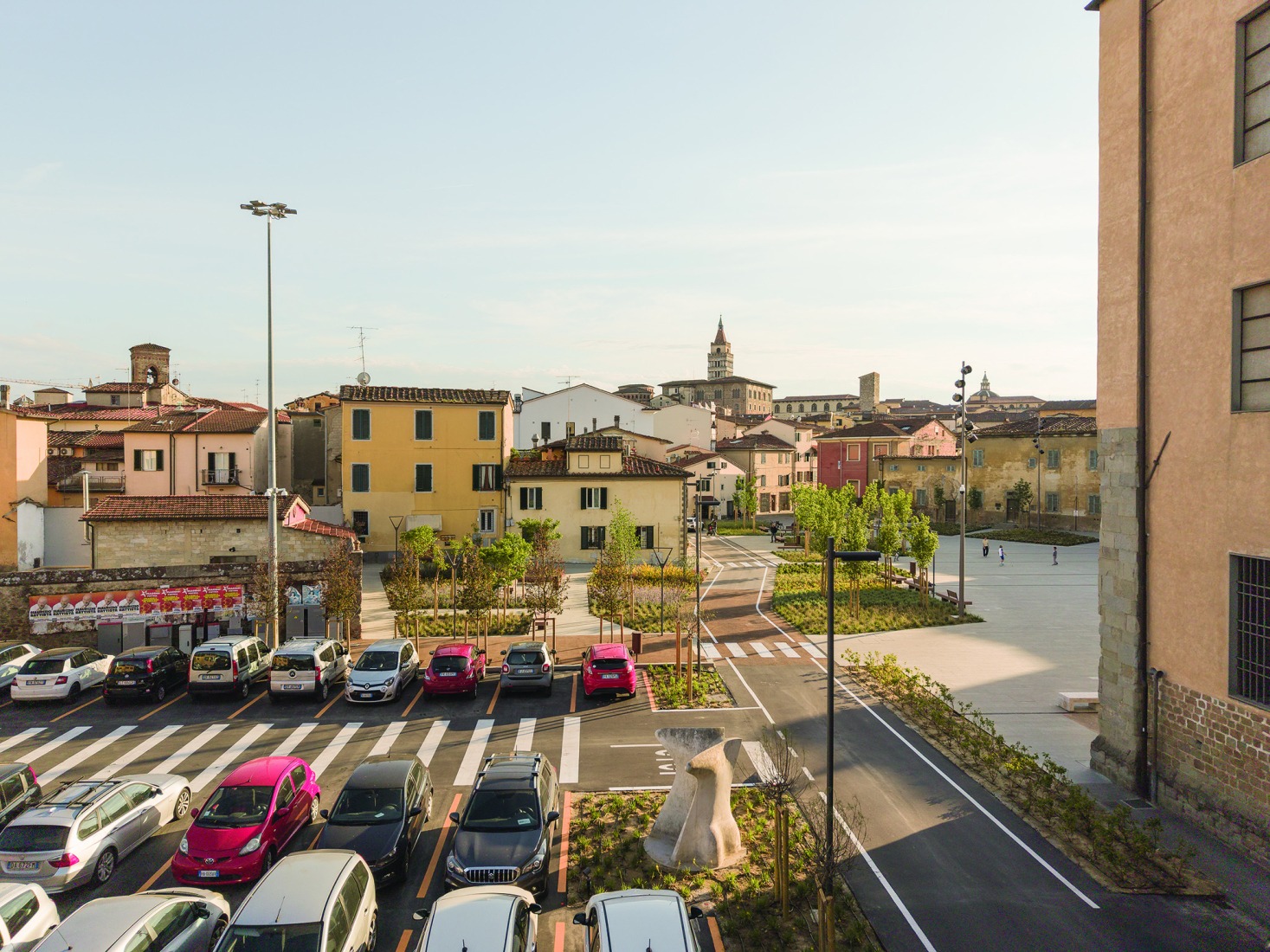 Plaza San Lorenzo en Pistoia por MICROSCAPE. Fotografía por Filippo Poli.