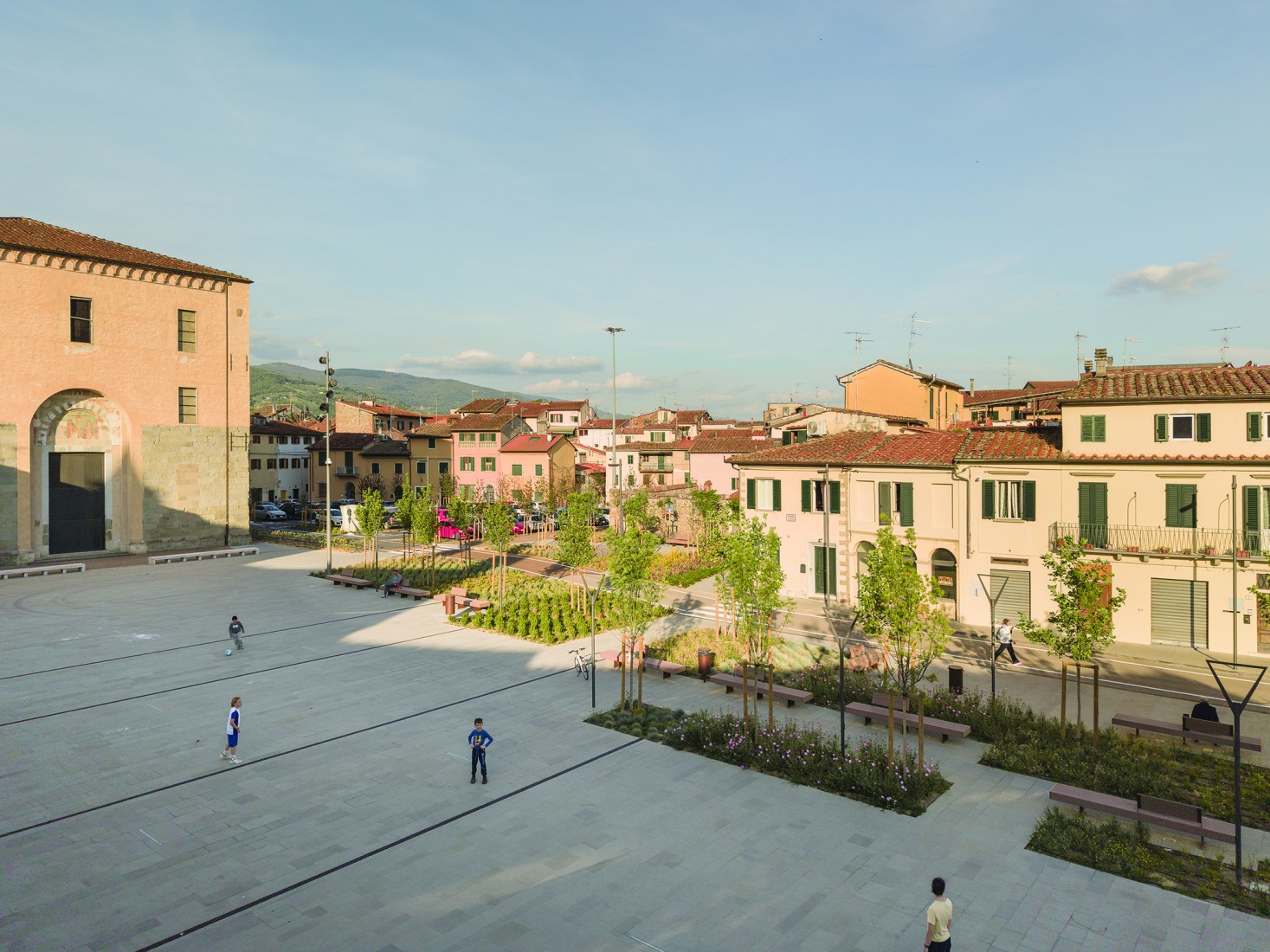 Plaza San Lorenzo en Pistoia por MICROSCAPE. Fotografía por Filippo Poli.