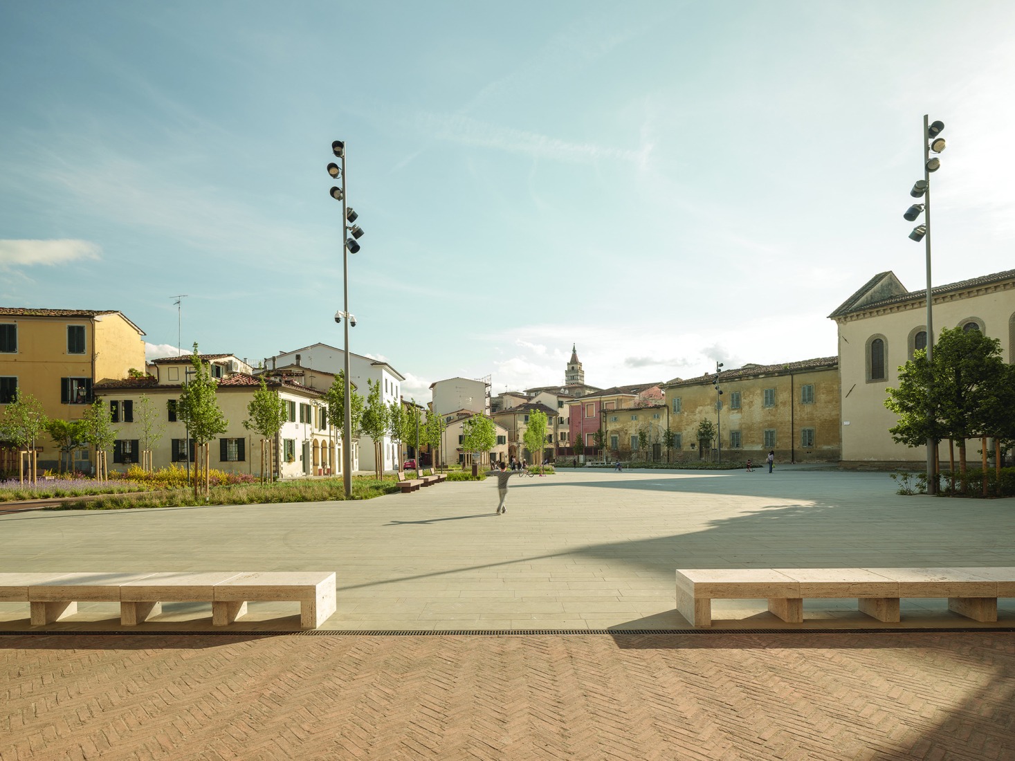 Plaza San Lorenzo en Pistoia por MICROSCAPE. Fotografía por Filippo Poli.