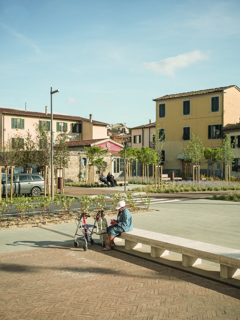 Plaza San Lorenzo en Pistoia por MICROSCAPE. Fotografía por Filippo Poli.