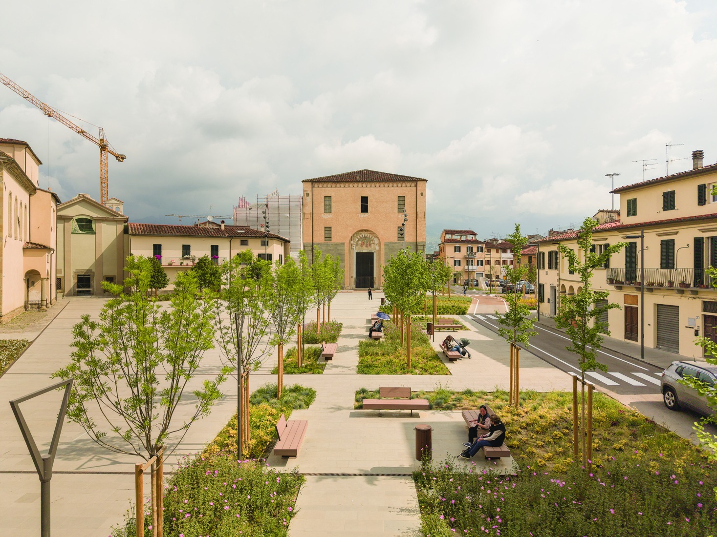 Plaza San Lorenzo en Pistoia por MICROSCAPE. Fotografía por Filippo Poli.