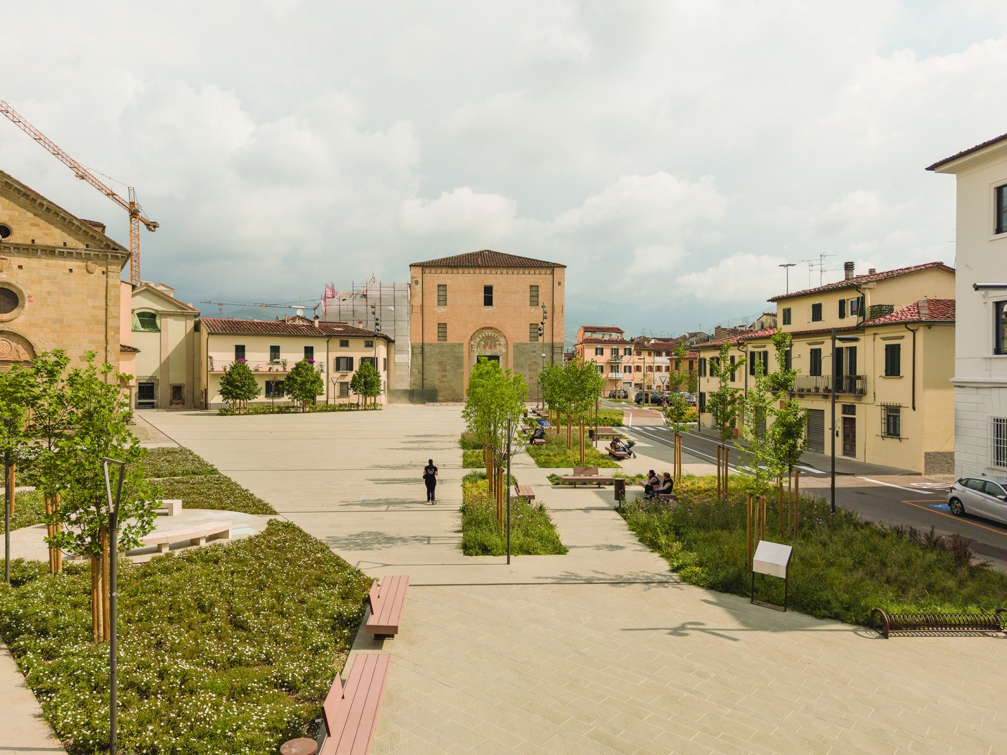 Plaza San Lorenzo en Pistoia por MICROSCAPE. Fotografía por Filippo Poli.