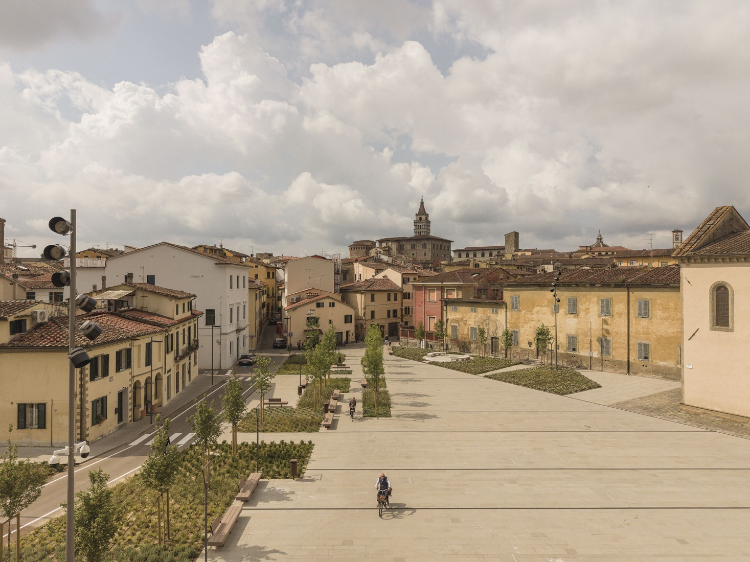 Piazza San Lorenzo in Pistoia by MICROSCAPE. Photograph by Filippo Poli.