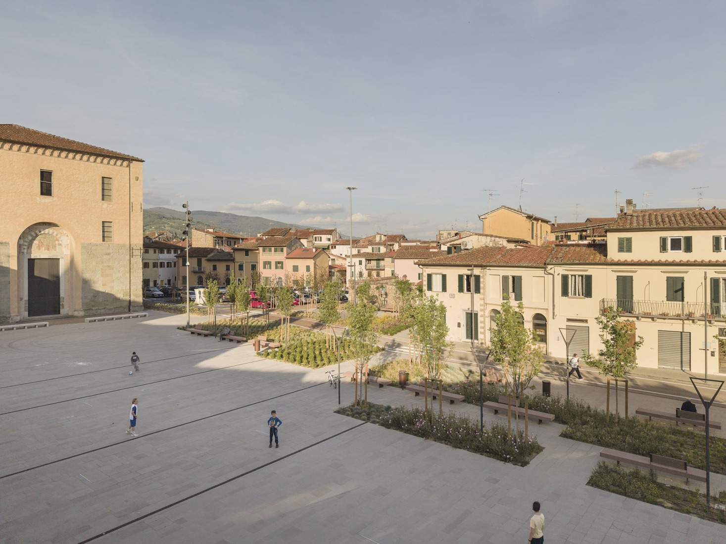 Piazza San Lorenzo in Pistoia by MICROSCAPE. Photograph by Filippo Poli.