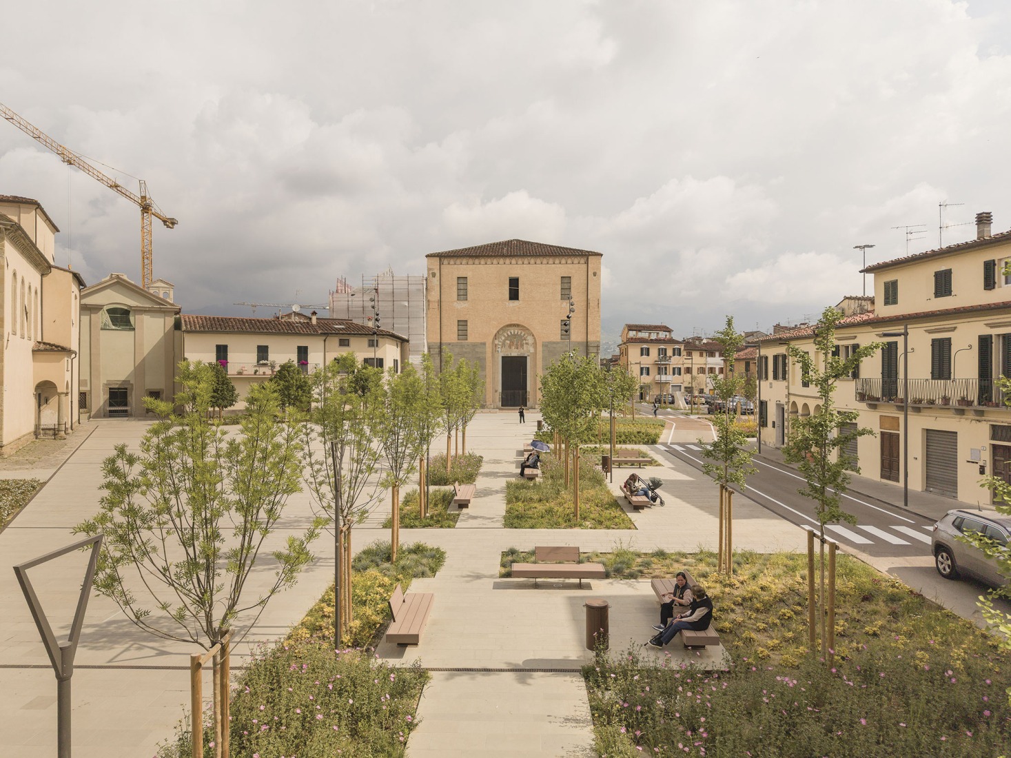 Piazza San Lorenzo in Pistoia by MICROSCAPE. Photograph by Filippo Poli.