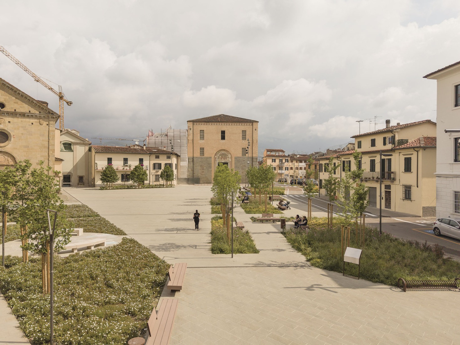 Piazza San Lorenzo in Pistoia by MICROSCAPE. Photograph by Filippo Poli.