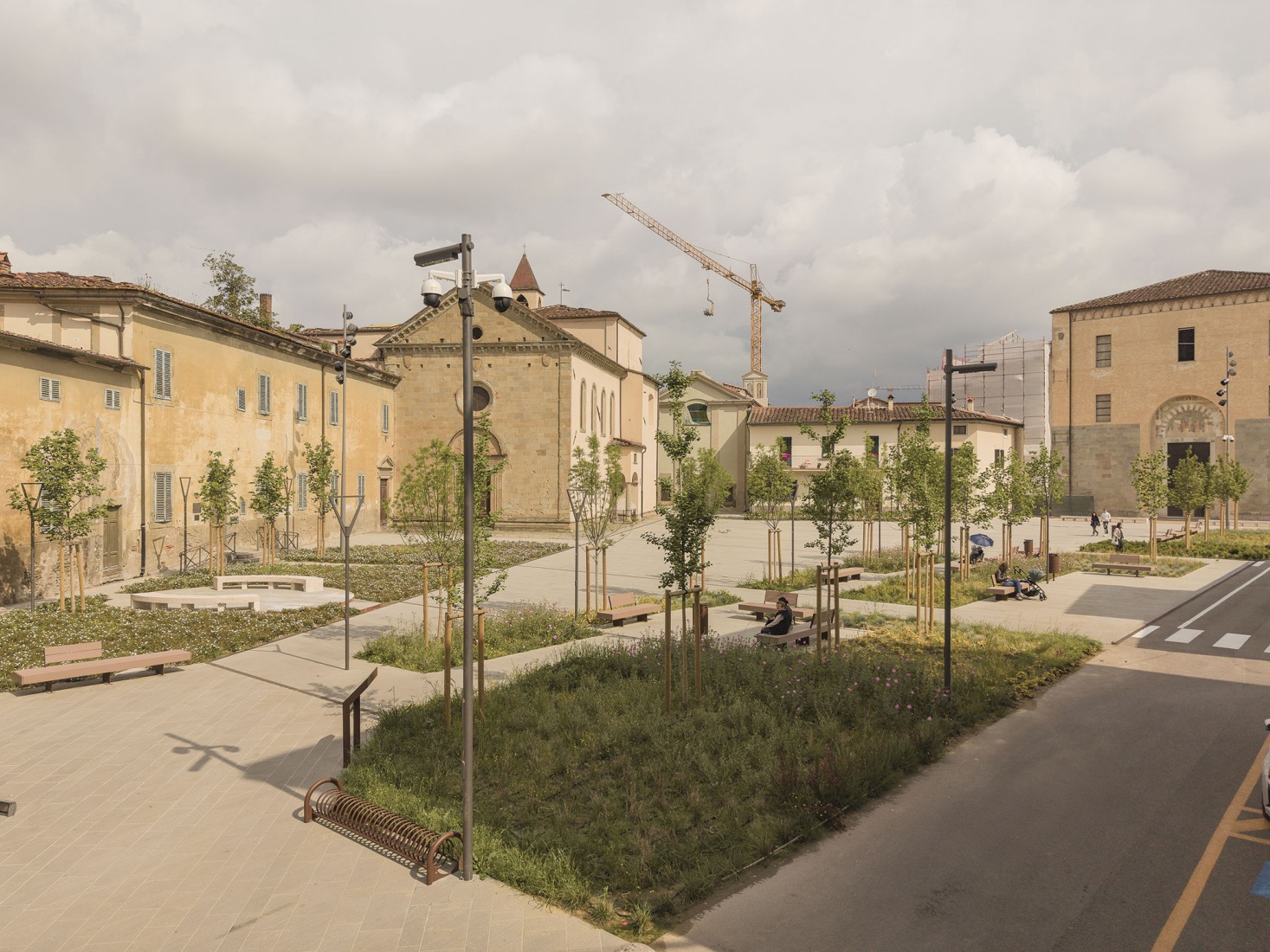 Piazza San Lorenzo in Pistoia by MICROSCAPE. Photograph by Filippo Poli.
