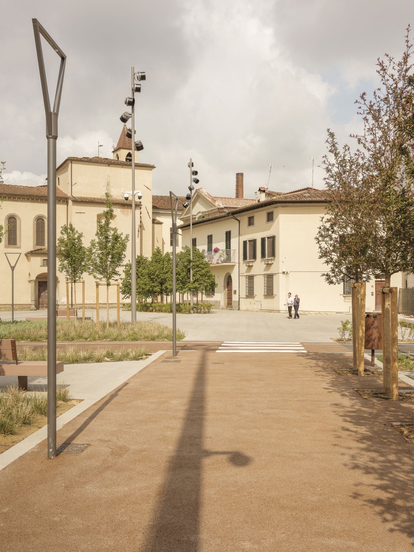 Piazza San Lorenzo in Pistoia by MICROSCAPE. Photograph by Filippo Poli.
