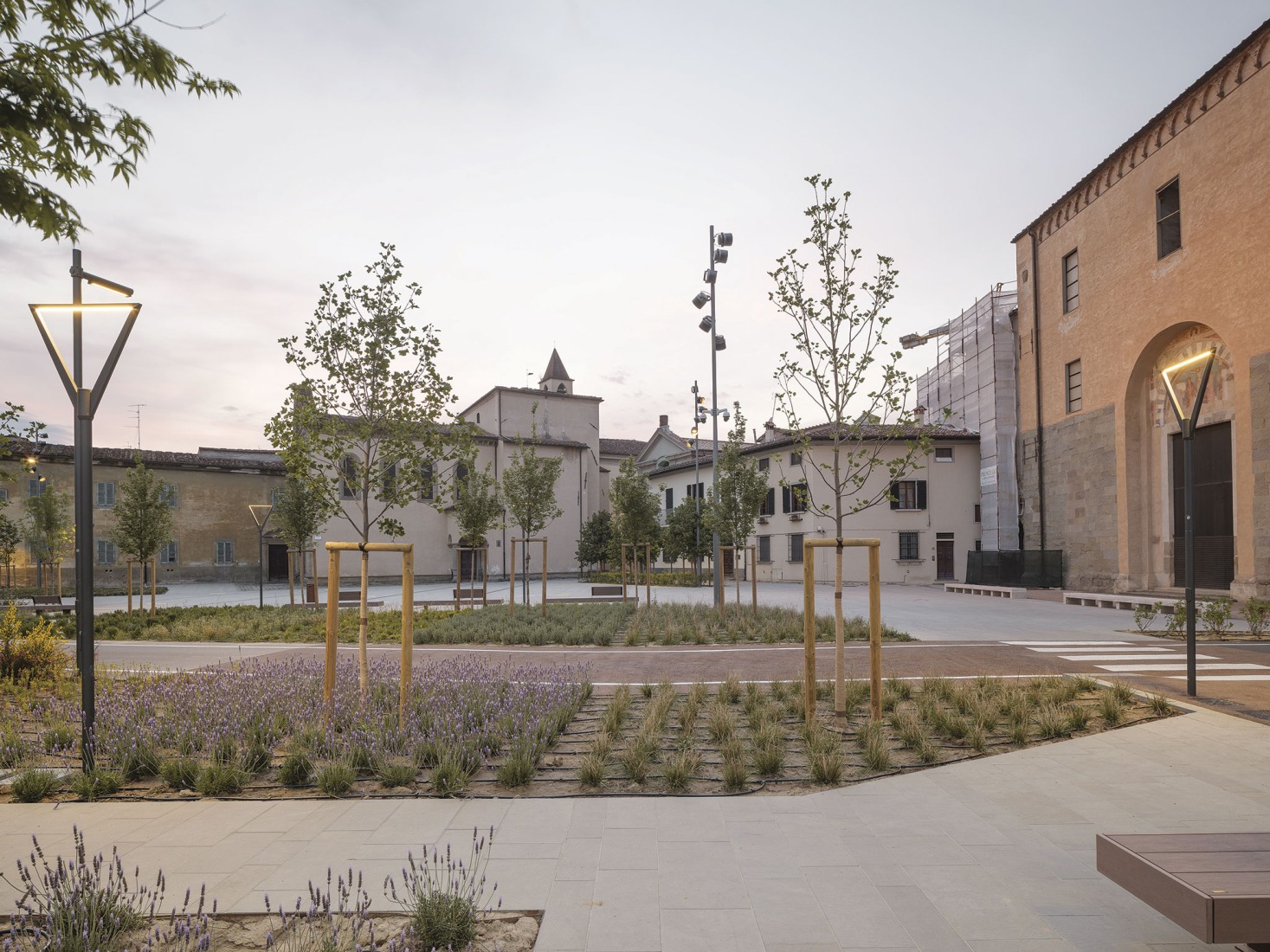 Piazza San Lorenzo in Pistoia by MICROSCAPE. Photograph by Filippo Poli.