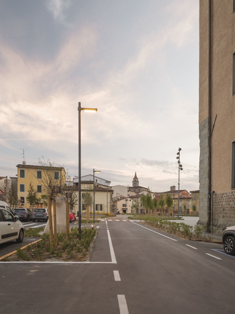 Piazza San Lorenzo in Pistoia by MICROSCAPE. Photograph by Filippo Poli.