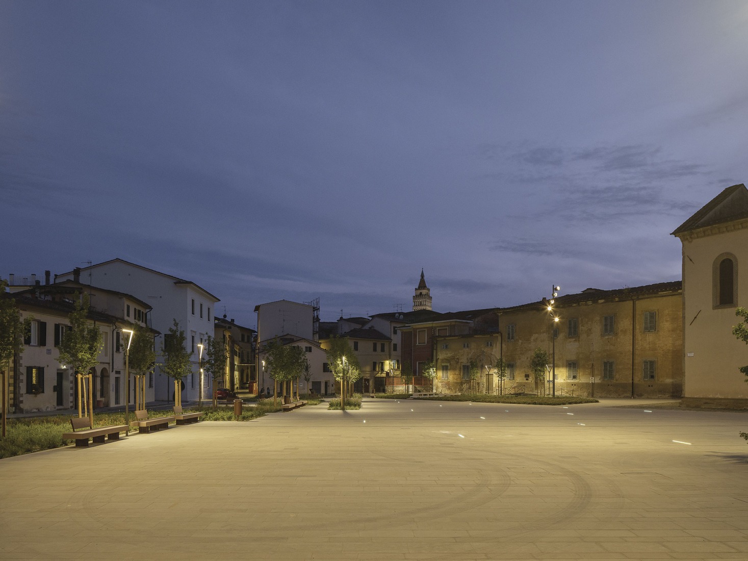 Piazza San Lorenzo in Pistoia by MICROSCAPE. Photograph by Filippo Poli.