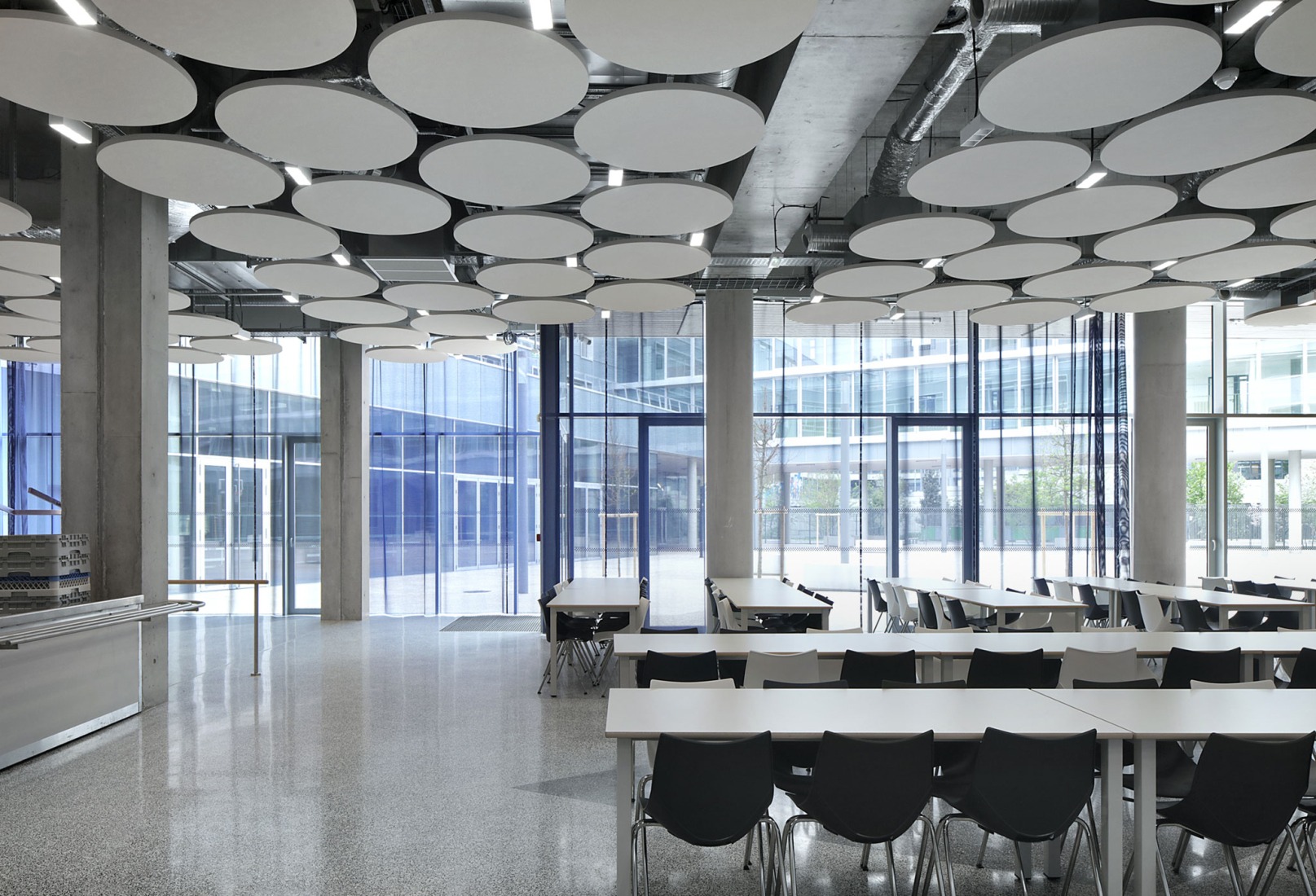 Campus experimental Renault por Mikoü Architecture. Fotografía por Filip Dujardin.