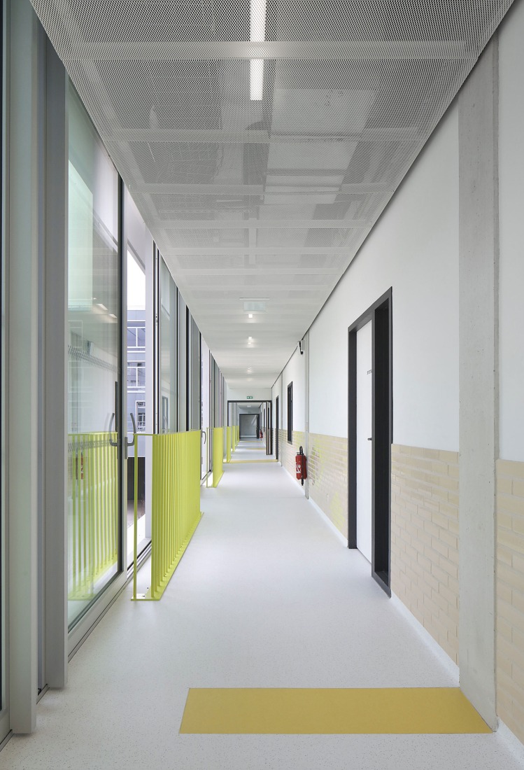 Campus experimental Renault por Mikoü Architecture. Fotografía por Filip Dujardin.