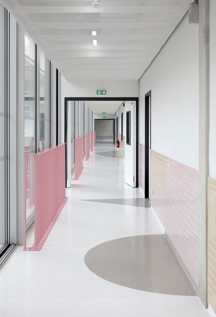Campus experimental Renault por Mikoü Architecture. Fotografía por Filip Dujardin.