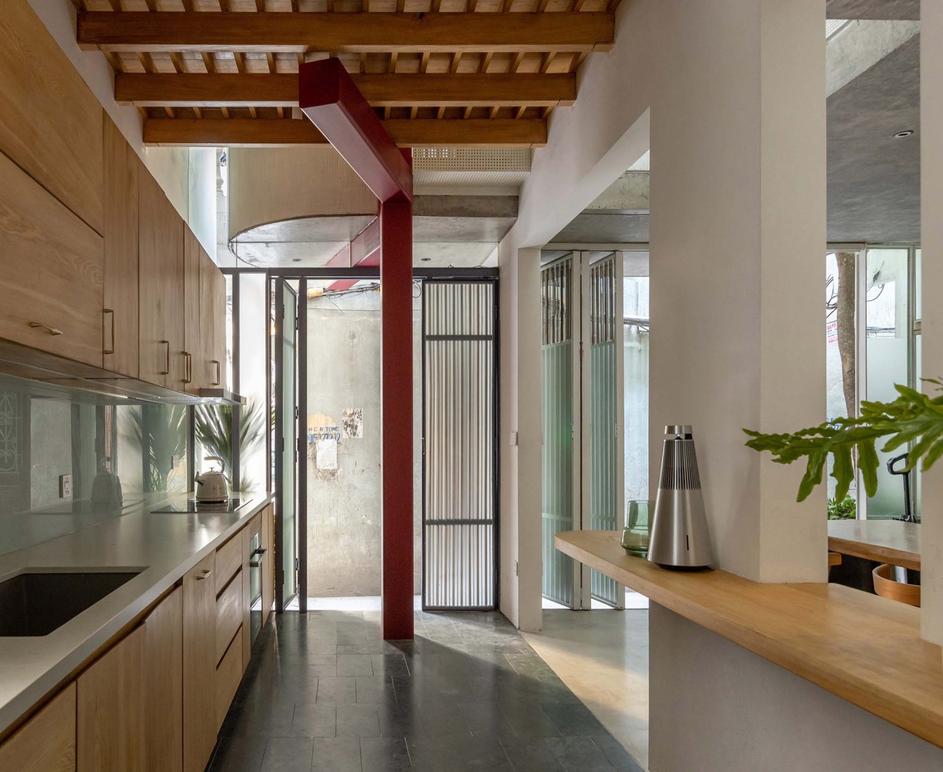 TH+ house by ODDO architects. Photograph by Hoang Le photography. 