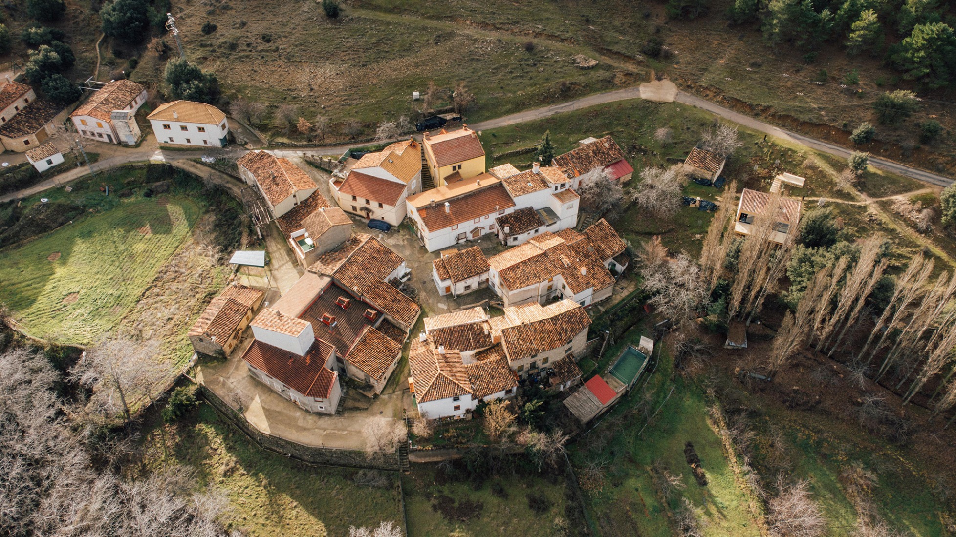 Experimental shelter by SANTZO arquitectos. Photograph by Pope Cabrera.