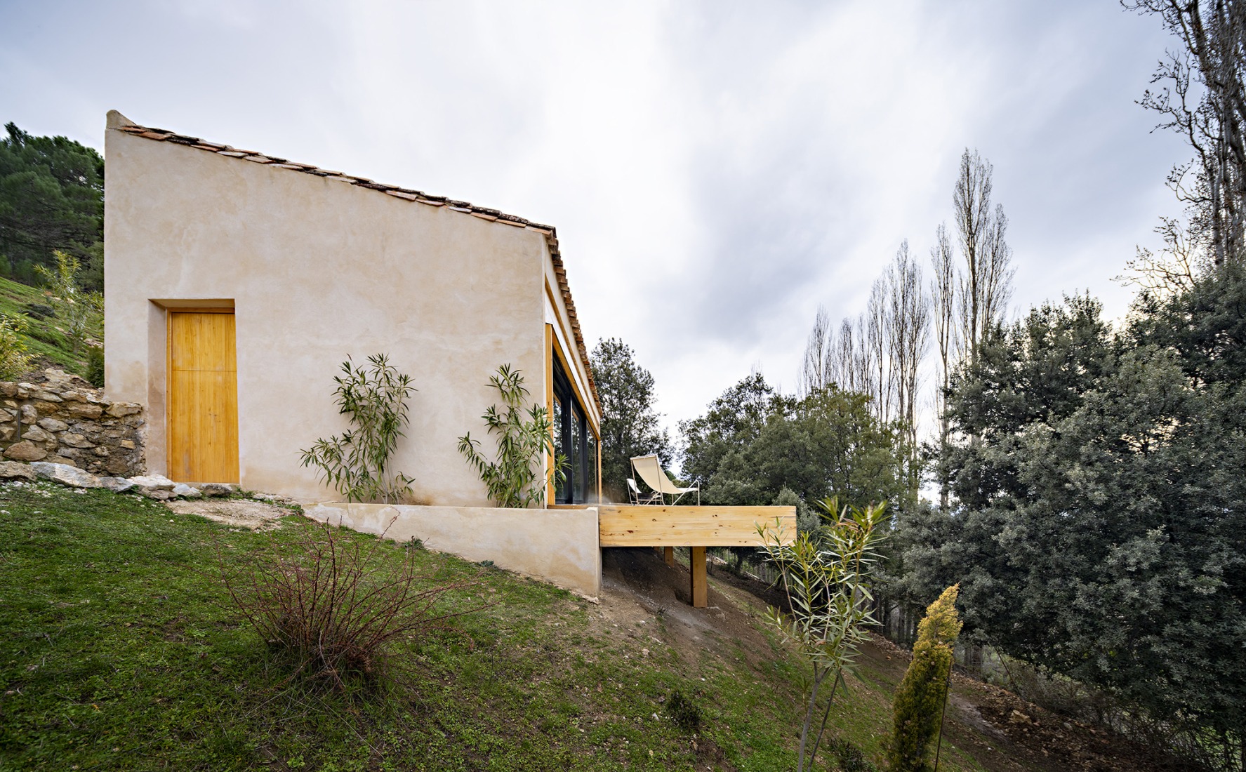 Experimental shelter by SANTZO arquitectos. Photograph by Javier Callejas Sevilla.