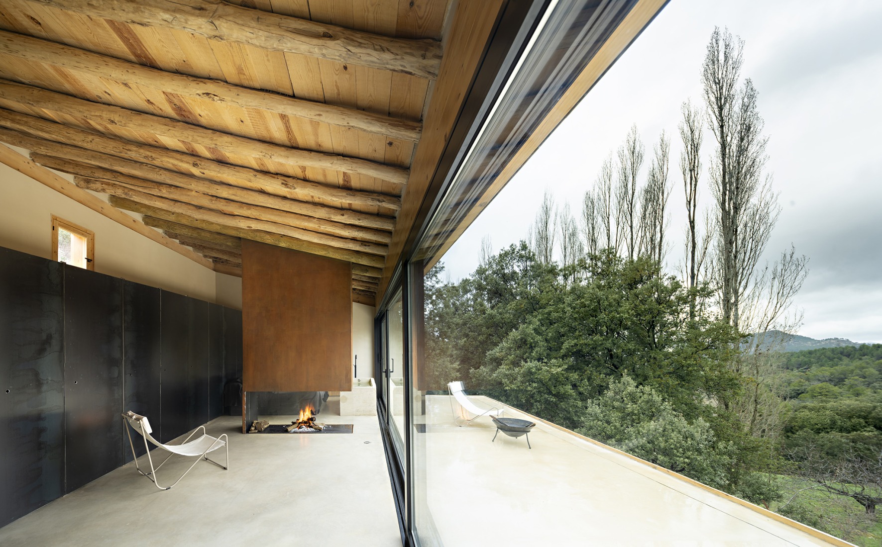 Experimental shelter by SANTZO arquitectos. Photograph by Javier Callejas Sevilla.