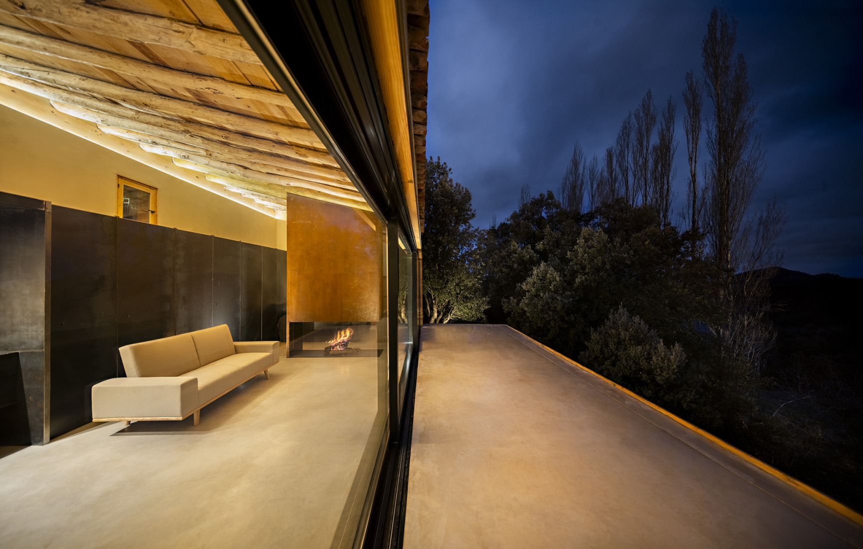 Experimental shelter by SANTZO arquitectos. Photograph by Javier Callejas Sevilla.