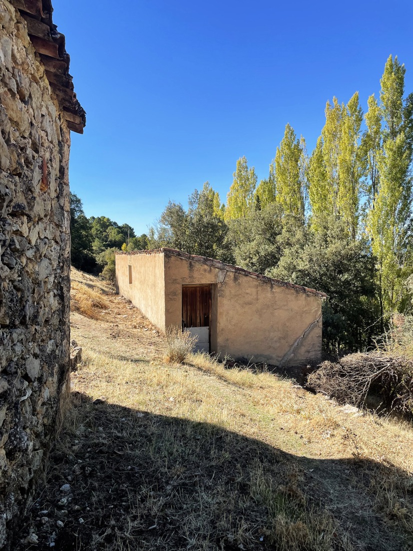 Before the intervention. Experimental shelter by SANTZO arquitectos. Photograph by Pope Cabrera.