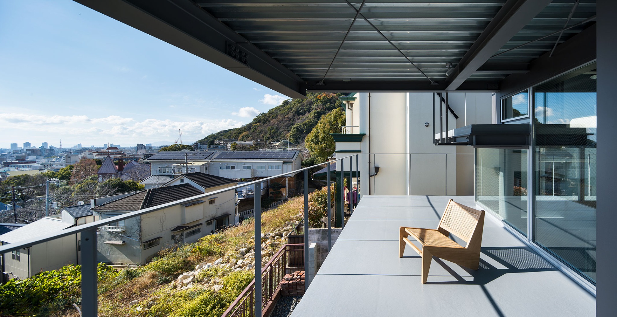 House in Kitano by Tomohiro Hata Architect & Associates. Photograph by Toshiyuki Yano.