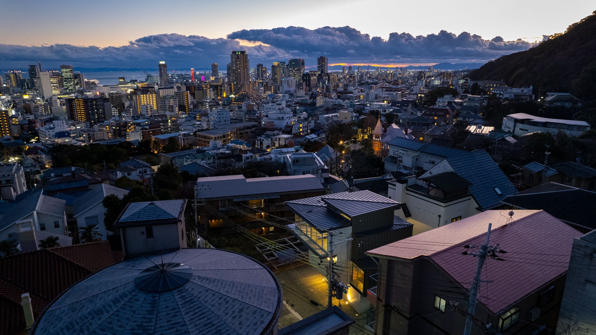 House in Kitano by Tomohiro Hata Architect & Associates. Photograph by Toshiyuki Yano.