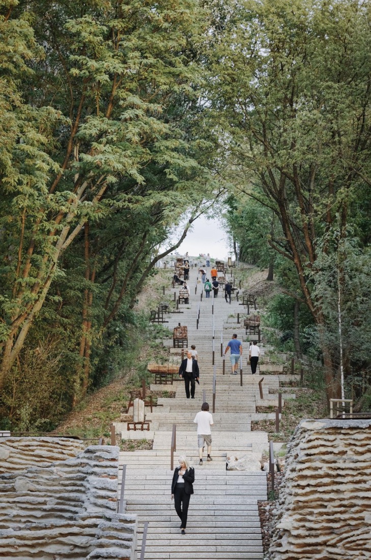Warsaw Uprising Mound Park by Archigrest + TopoScape. Photograph by Michał Szlaga.