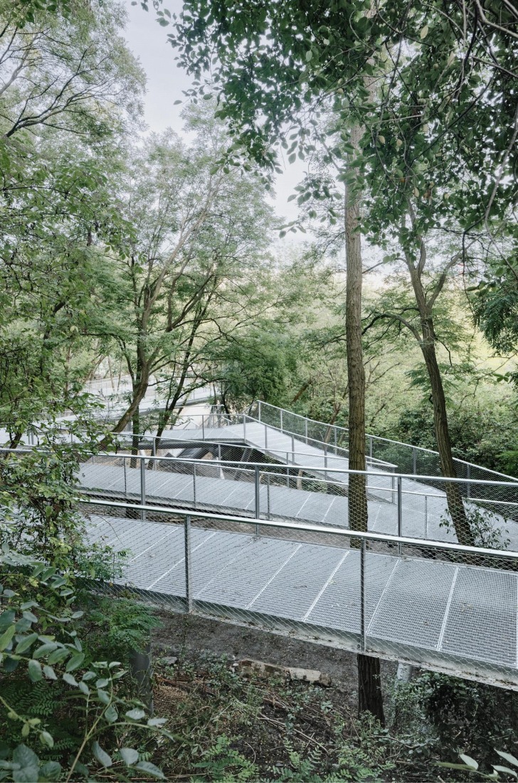 Warsaw Uprising Mound Park by Archigrest + TopoScape. Photograph by Michał Szlaga.