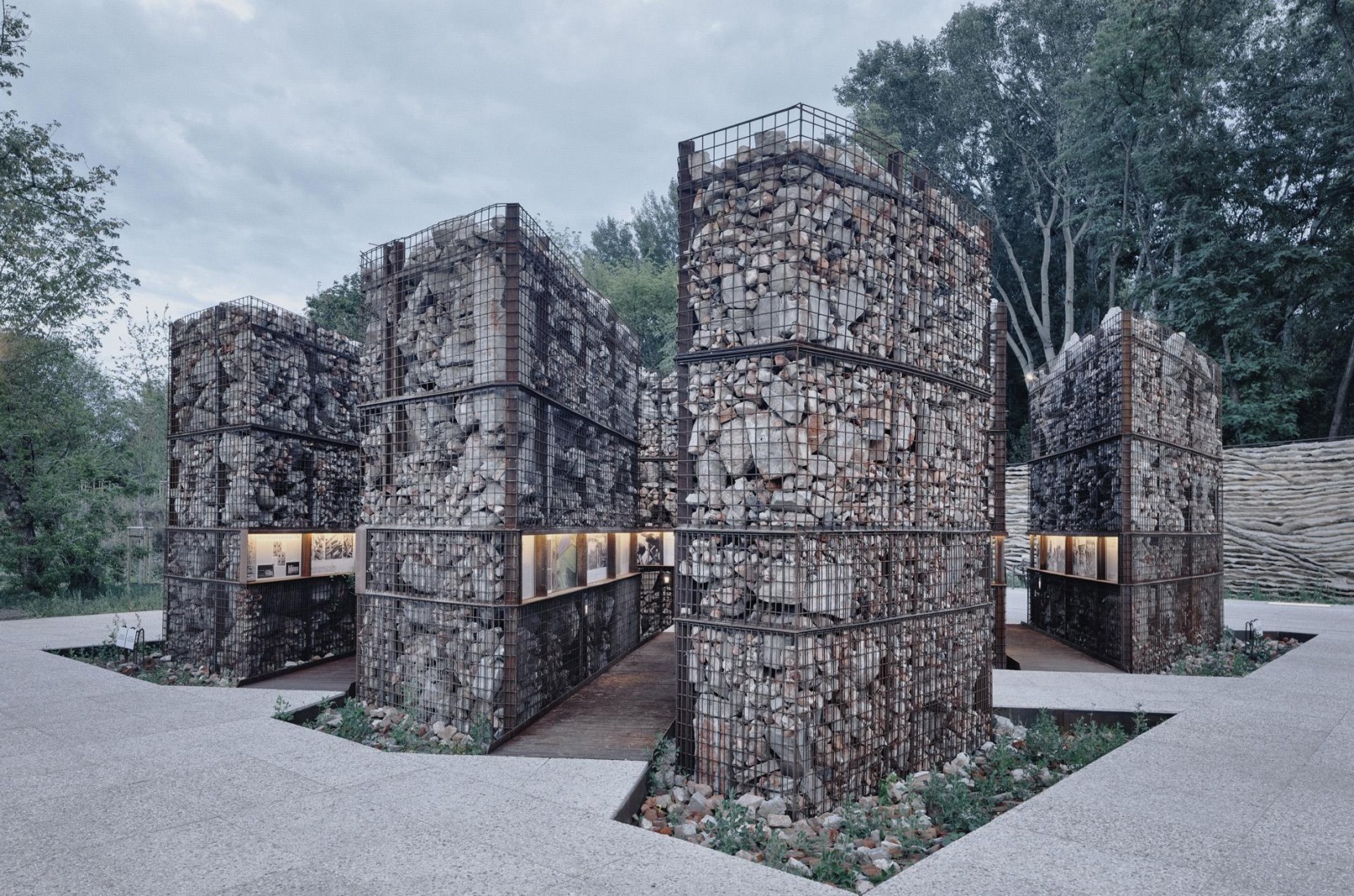 Warsaw Uprising Mound Park by Archigrest + TopoScape. Photograph by Michał Szlaga.